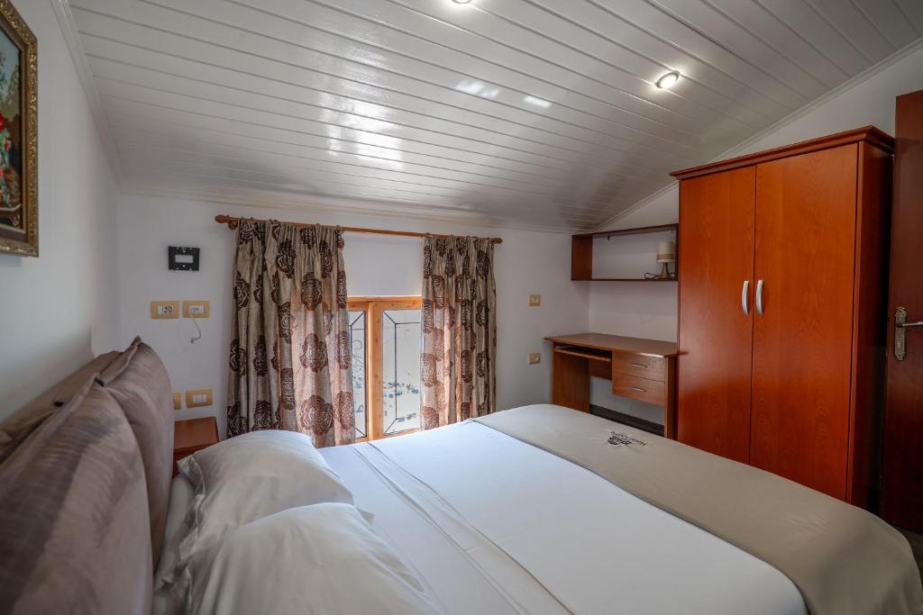 kosta apt